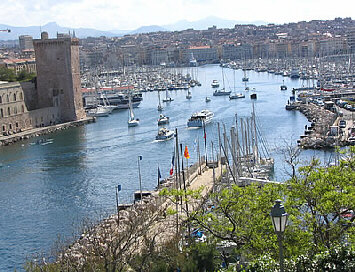 Le port de Marseille                                            Photo : http://www.web-provence.com/