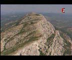 Survol total de la Montagne Ste Victoire, Rians, St Maximin, St Zacharie
